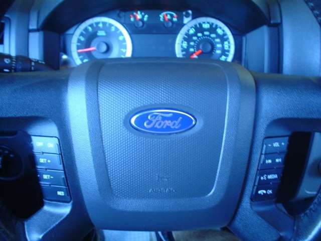 Ford Escape 2011 photo 21